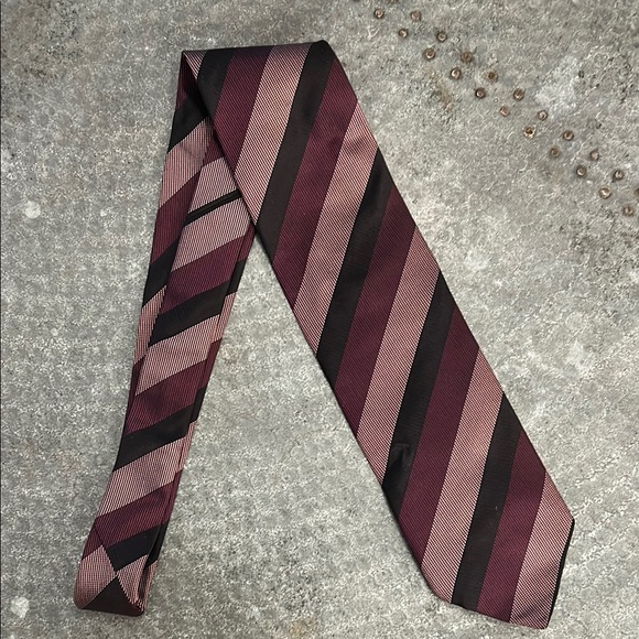 Hugo Boss Striped Burgundy and Black Men's Tie - Picture 1 of 4